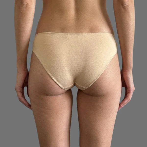 Slip Bikini Nude con Farfalla – Comfort & Style