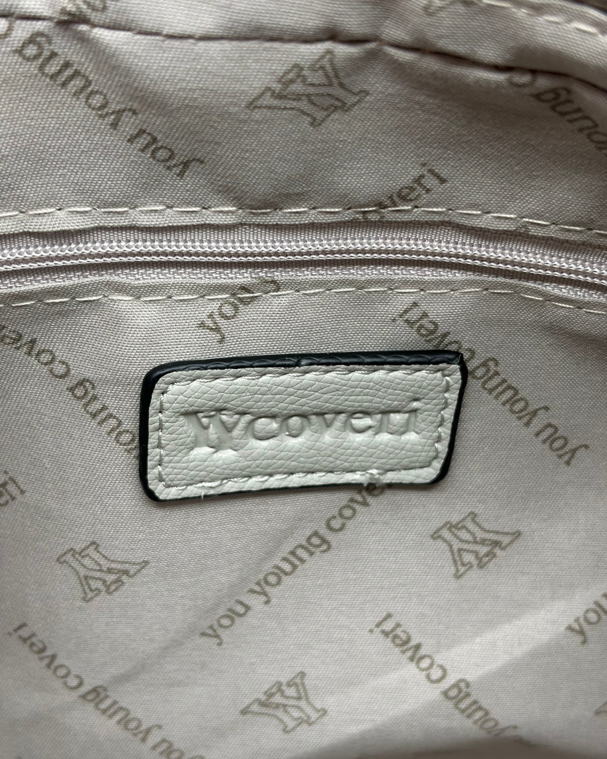 Borsa a Mano Enrico Coveri Grigio Ghiaccio con Pendente a Cerchio Dorato - Donna Italiana